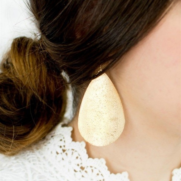 REVITALIZED Jewelry - 2/$15 • Gold Metallic Teardrop Earrings